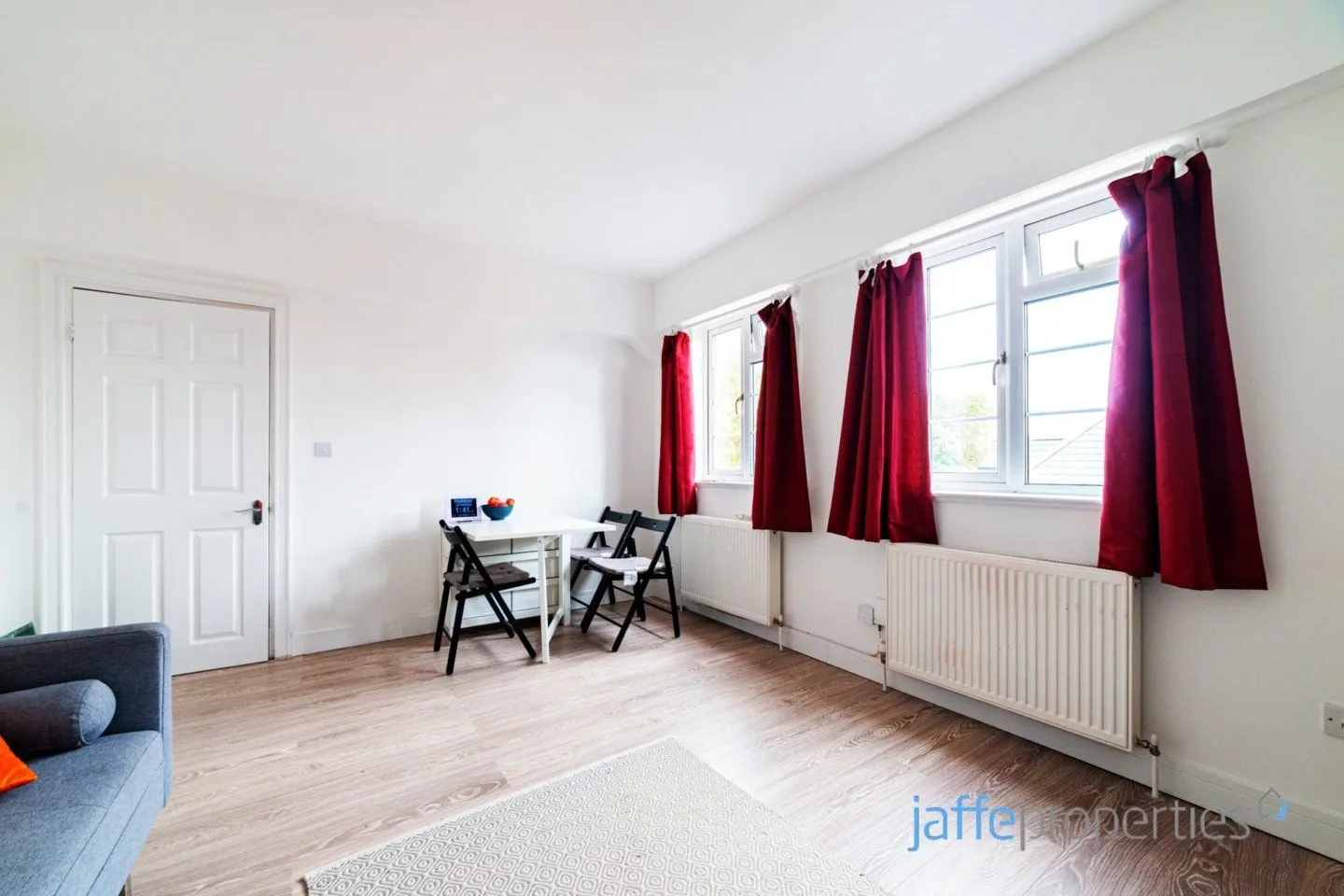 Flat West End Lane in Greater London