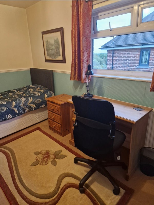 Room Harborough Avenue in Sheffield