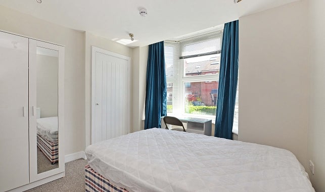Flat Edmund Road in Sheffield