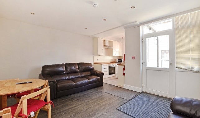 Flat Edmund Road in Sheffield