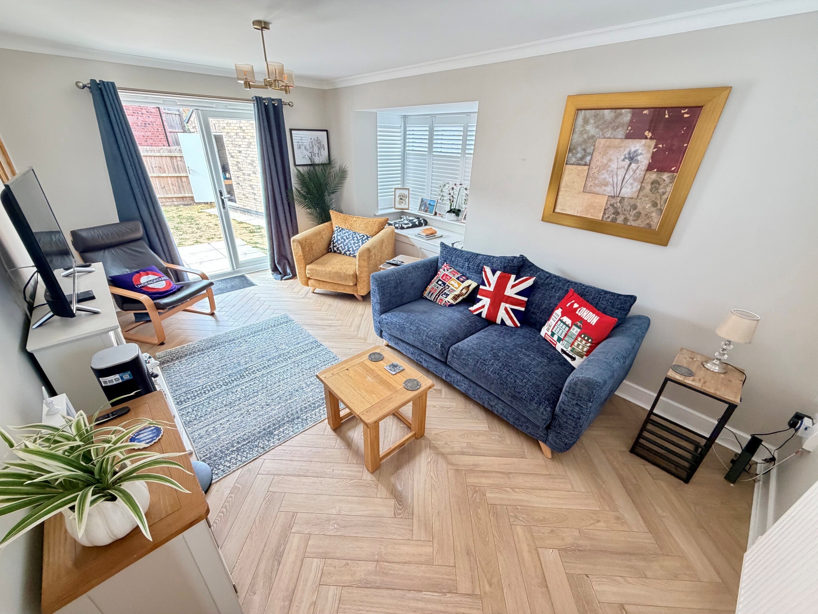 House Roundhouse Way in Charnwood