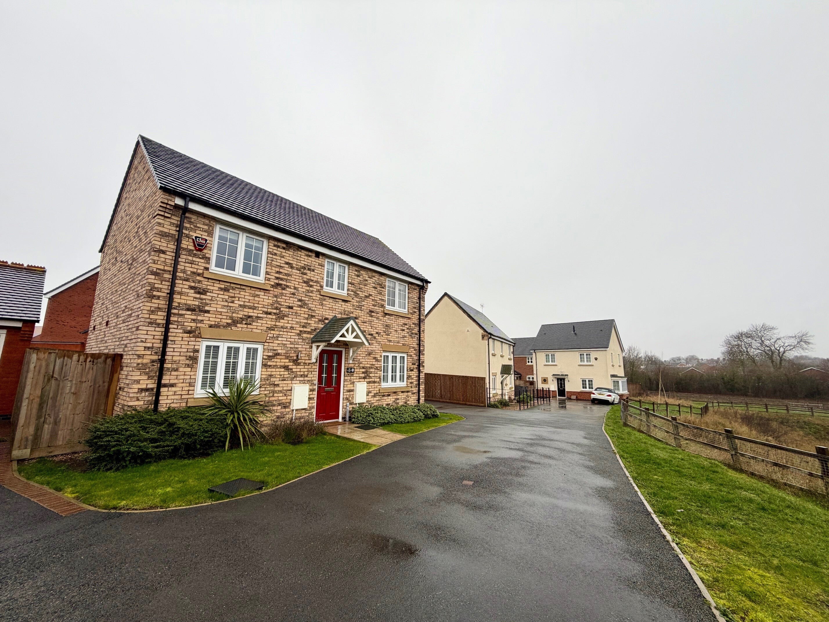 House Roundhouse Way in Charnwood
