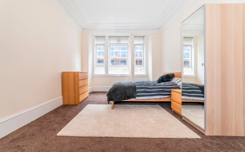 Room Granville Street in Glasgow