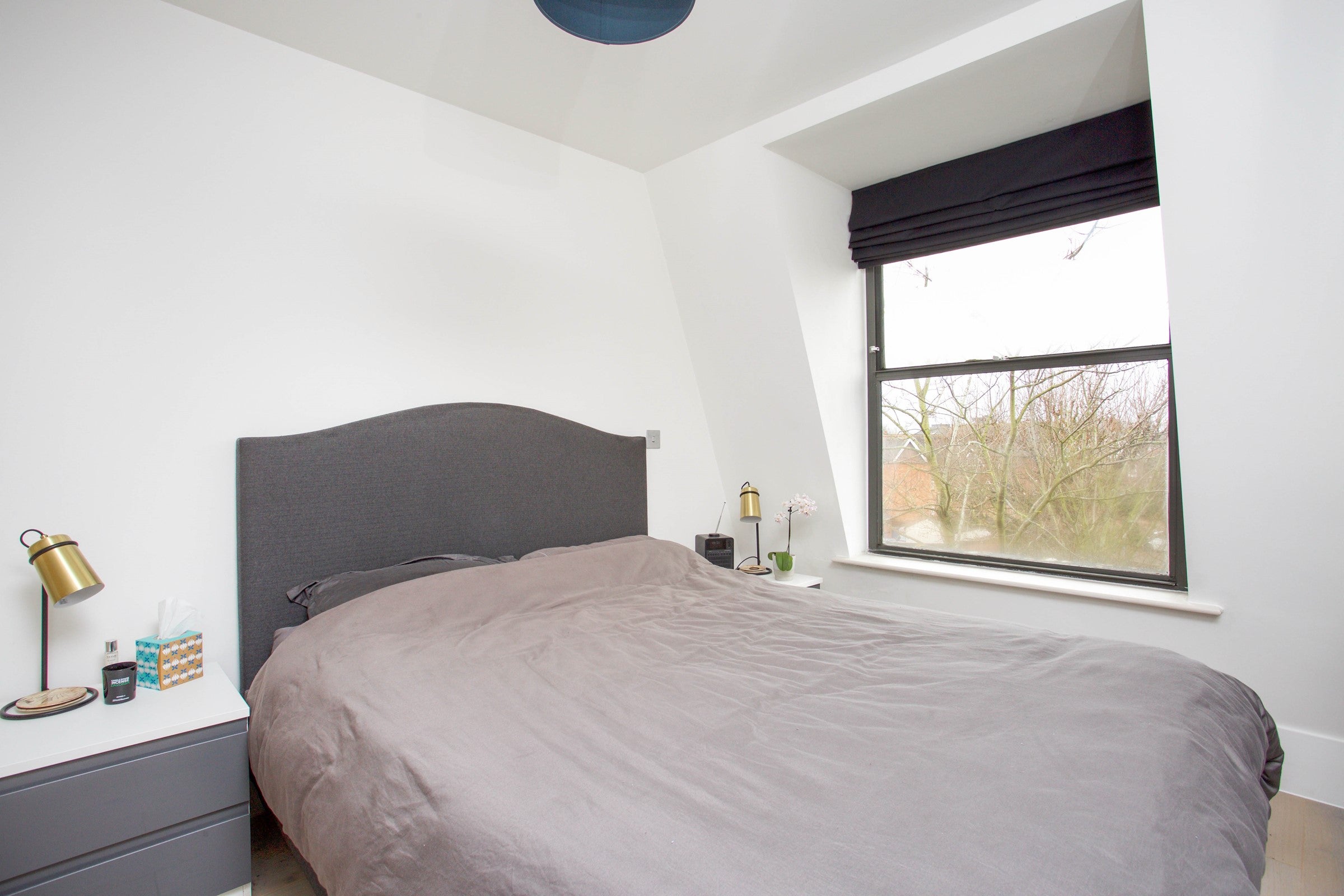 Flat Devonshire Road in Elmbridge