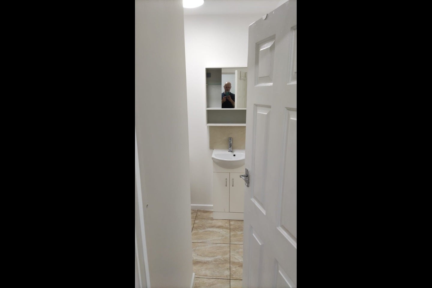 Room Dalefield Avenue in Wakefield