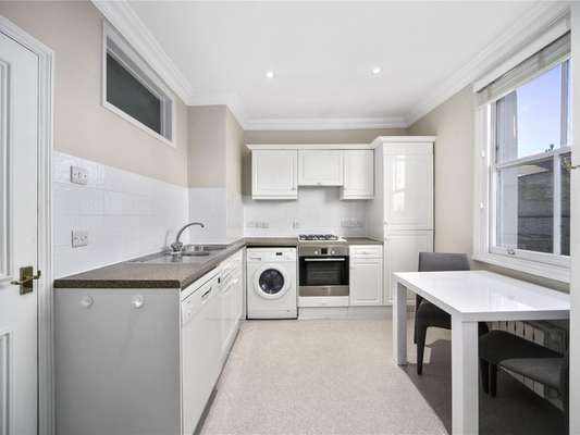 Flat Fulham Road in Greater London