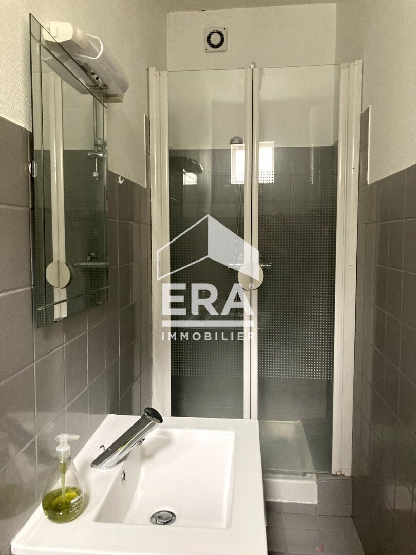Flat Rue Saint-Nicaise in Rouen
