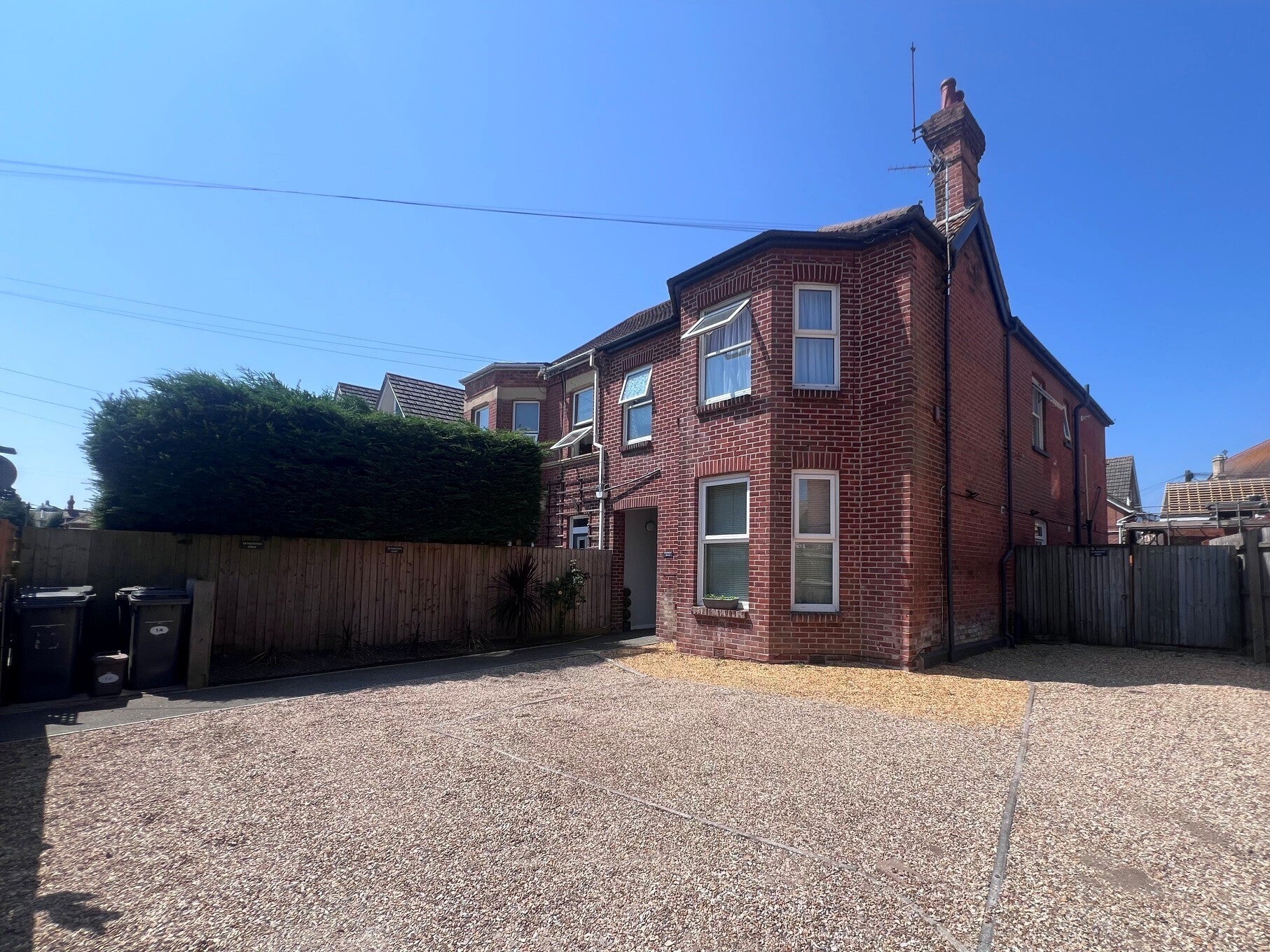 Flat Adeline Road in Bournemouth