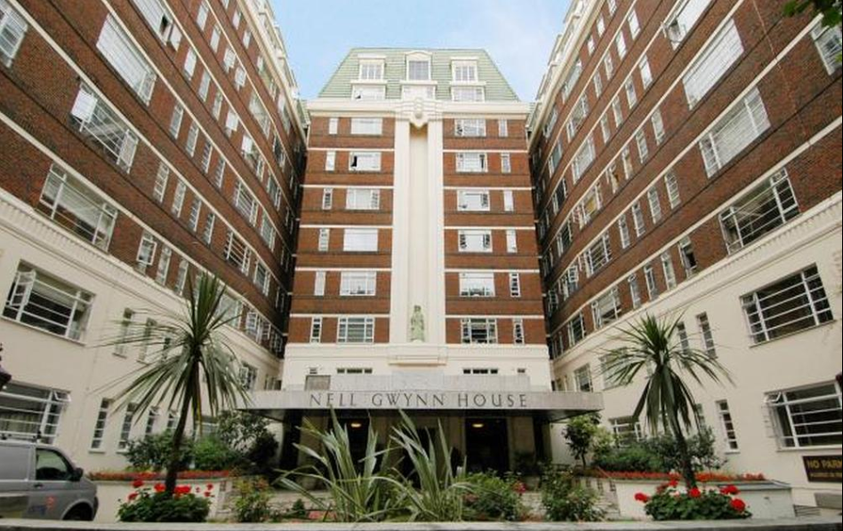 Flat Sloane Avenue in Greater London