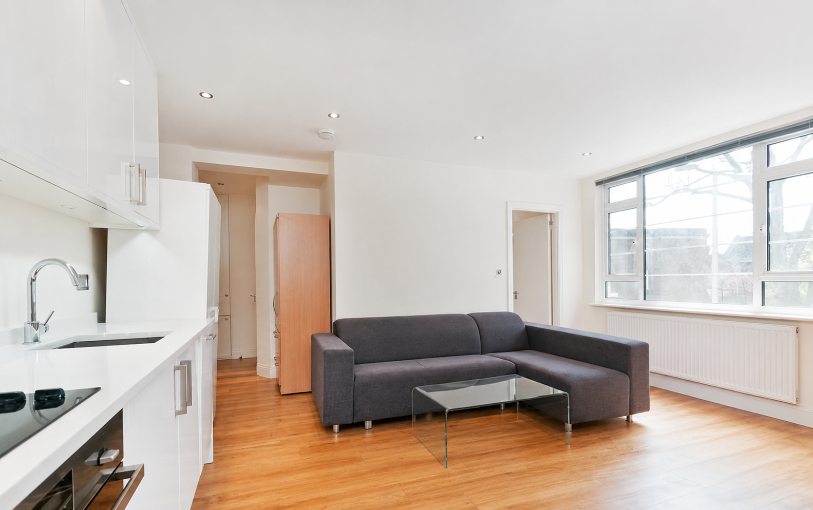 Flat Sloane Avenue in Greater London