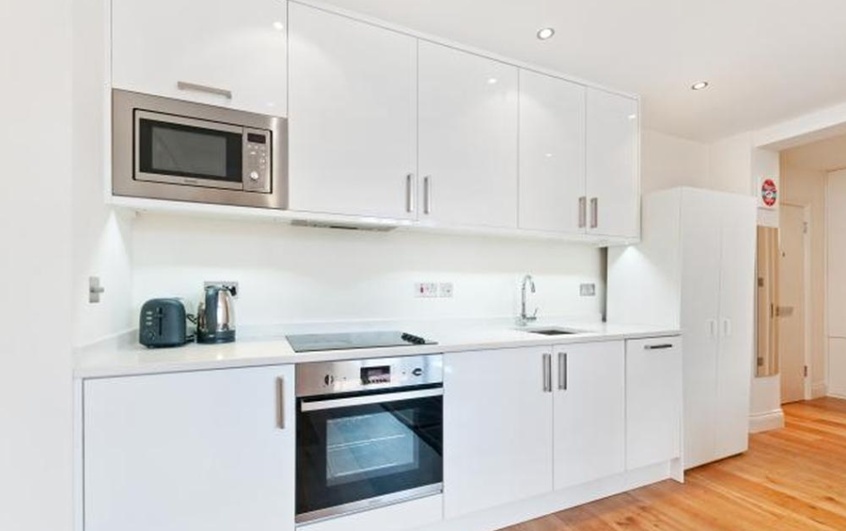 Flat Sloane Avenue in Greater London