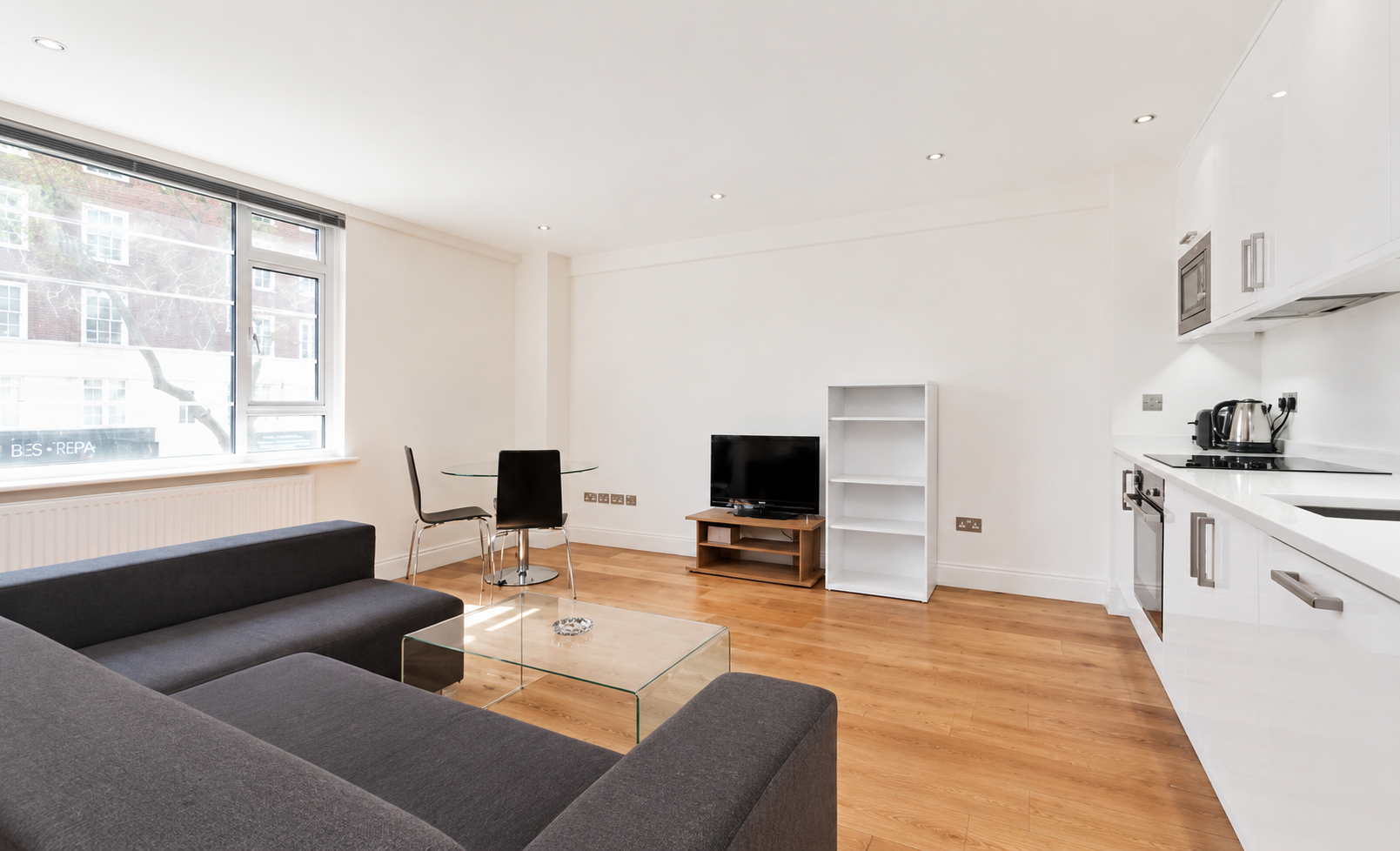 Flat Sloane Avenue in Greater London