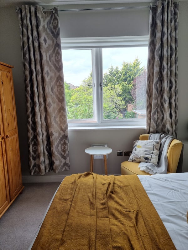 Room Perryn Road in Greater London
