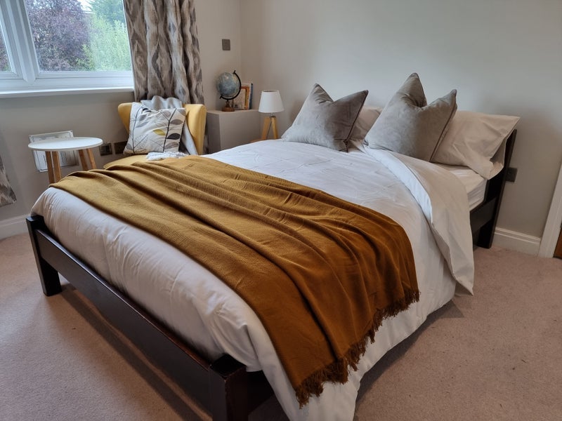 Room Perryn Road in Greater London