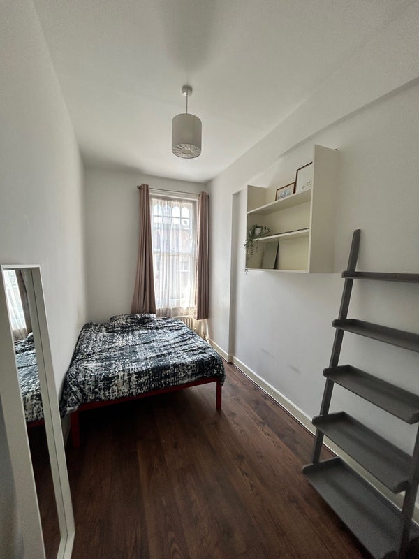 Room Tetherdown in Greater London