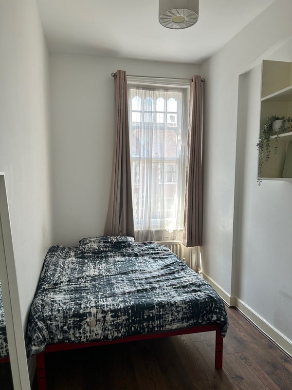 Room Tetherdown in Greater London
