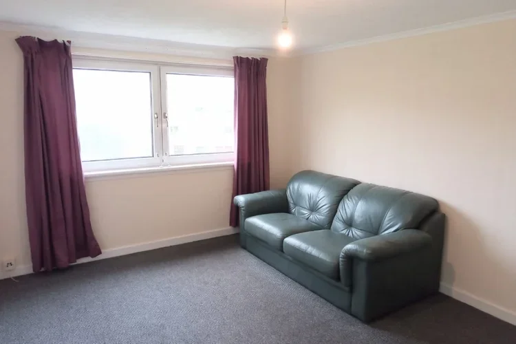 Flat Hartlaw Crescent in Glasgow