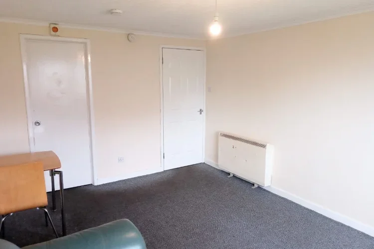 Flat Hartlaw Crescent in Glasgow