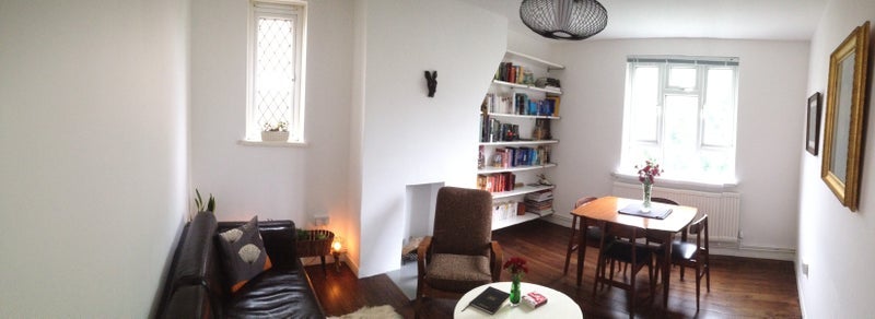 Room Temple Street in Greater London