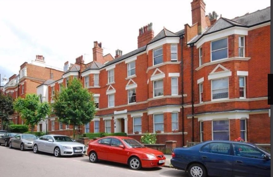 Flat Lyncroft Gardens in Greater London
