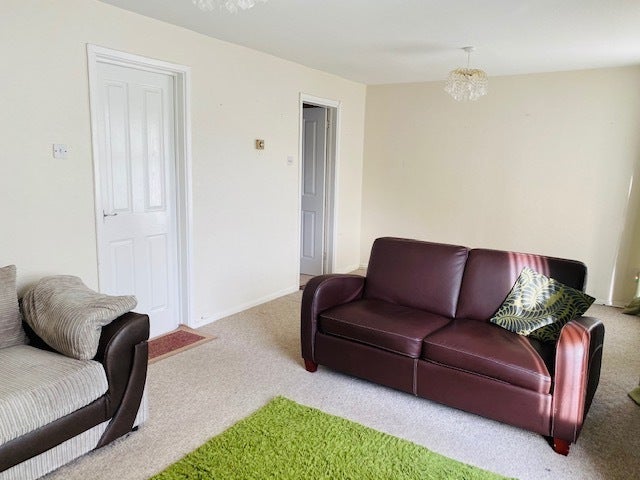 House Falsgrave Close in Manchester