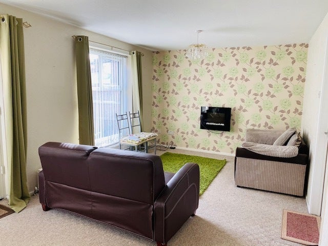 House Falsgrave Close in Manchester