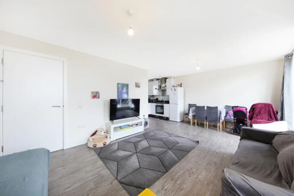 Flat Exchange Street in Greater London