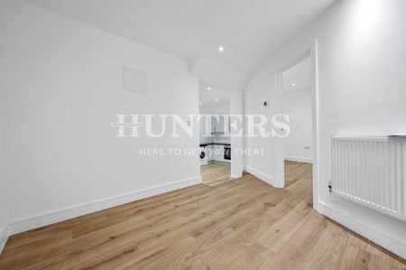 Flat Drayton Park Mews in Greater London