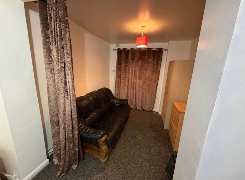 Room Sandwich Close in Blackburn