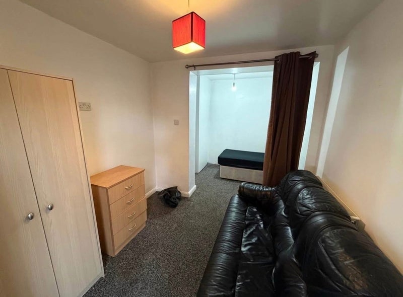 Room Sandwich Close in Blackburn