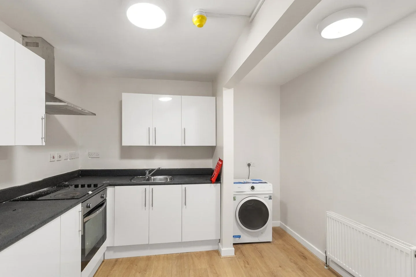 Flat Hornchurch Road in Greater London