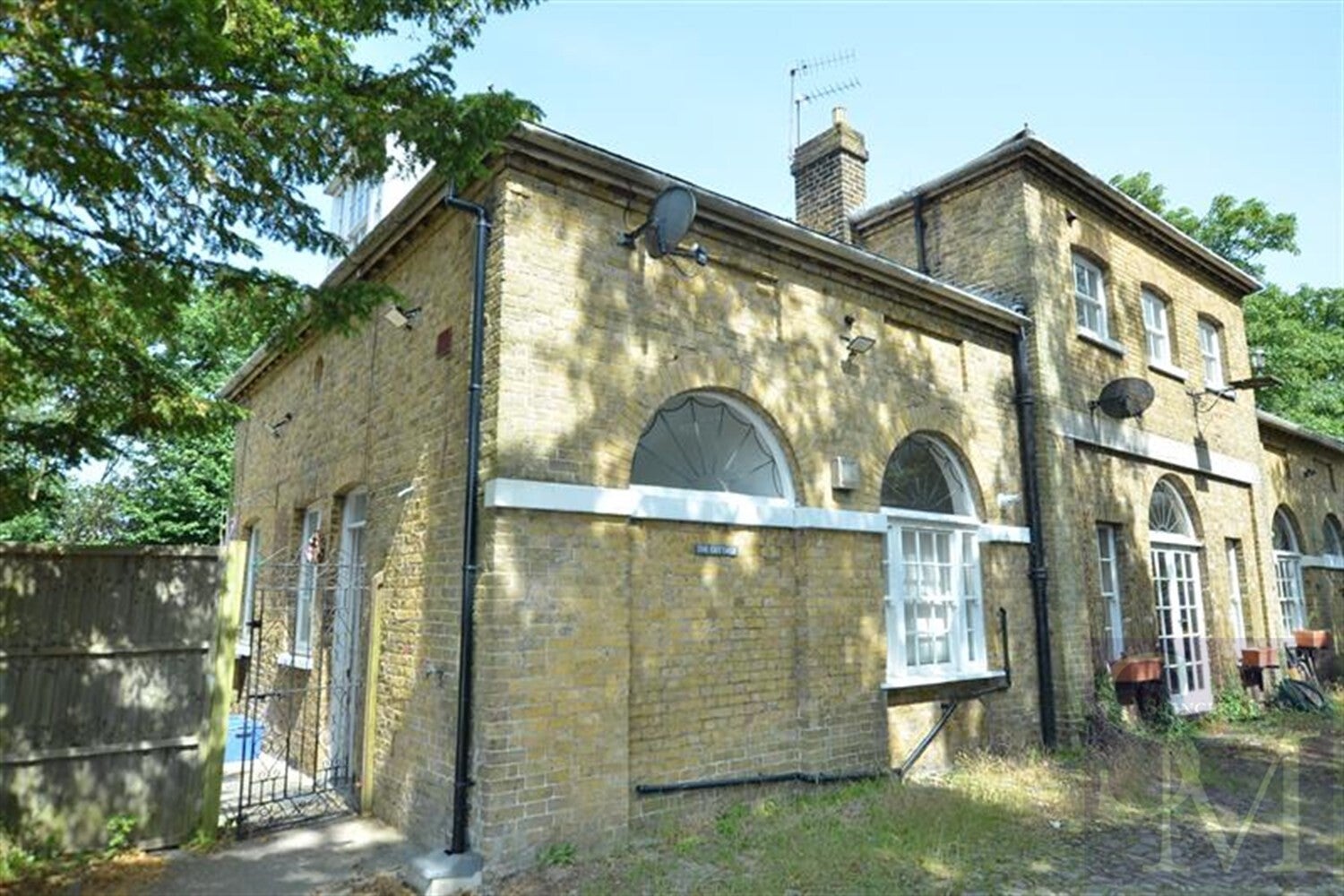 House Vicarage Lane in Epping Forest