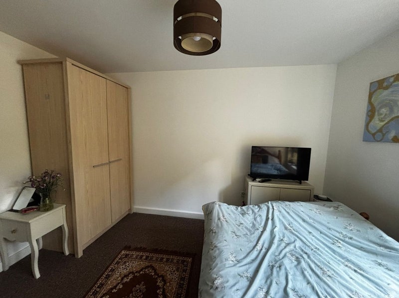 Room Eden Grove in Greater London
