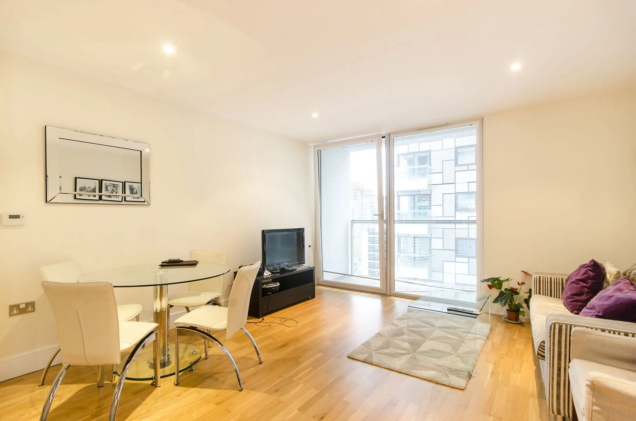 Flat Quadrant Walk in Greater London