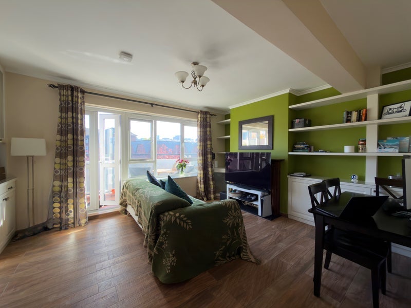 Room Buxton Street in Greater London