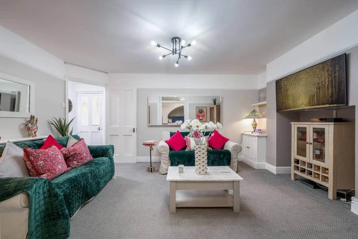 Flat Redcliffe Square in Greater London