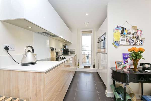 Flat Wiltshire Row in Greater London