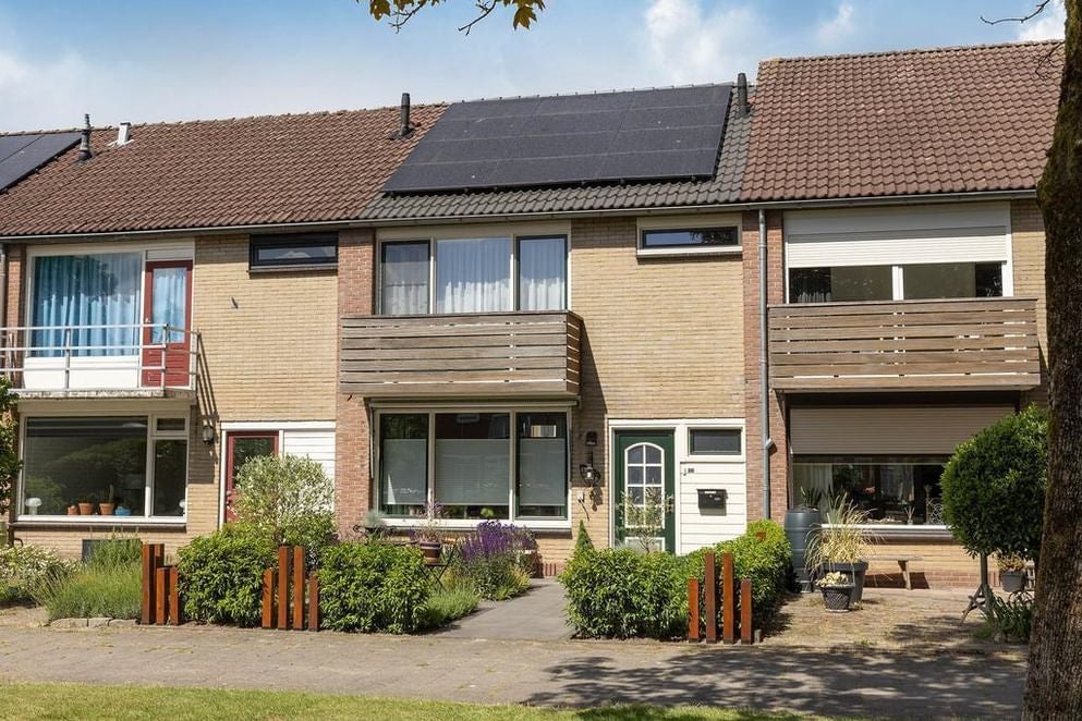 Hoekwoning te koop: Jhr. van Coeverdenstraat 20, Oldenzaal