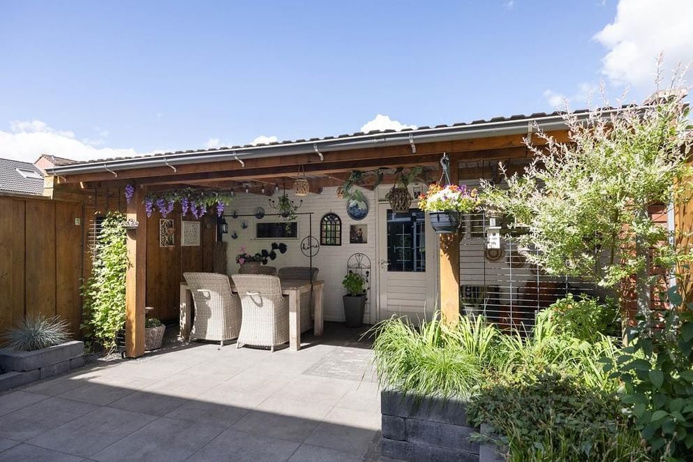 Hoekwoning te koop: Jhr. van Coeverdenstraat 20, Oldenzaal