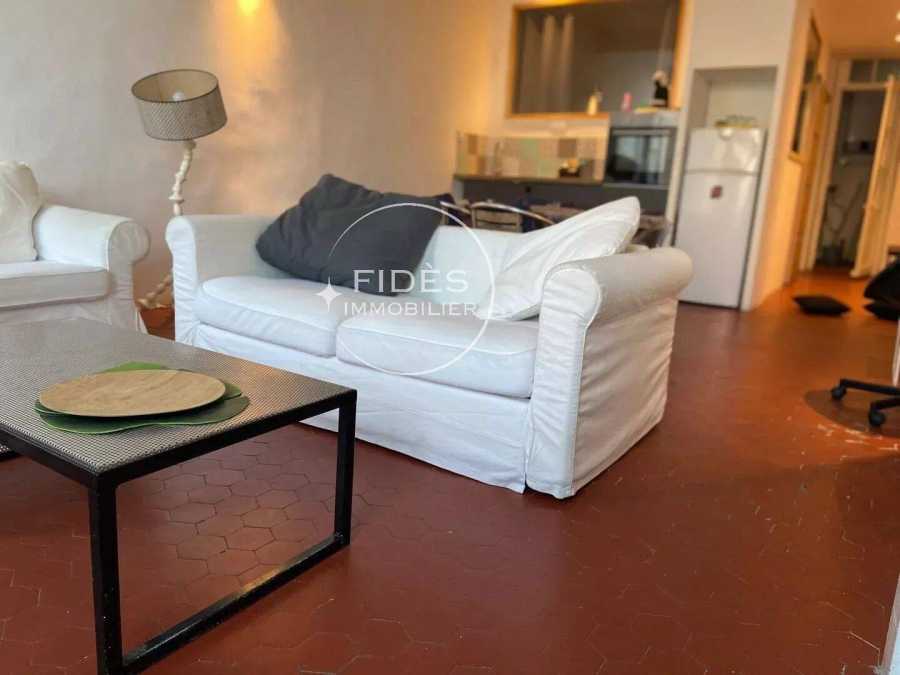 Flat Rue Saint-Antoine in Marseille