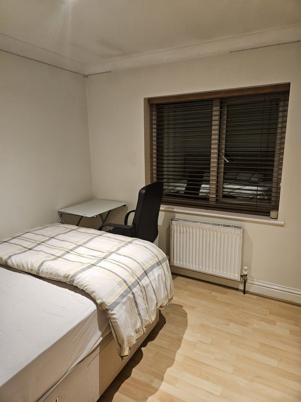 Room Poynings Close in Greater London