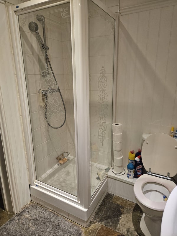 Room Poynings Close in Greater London