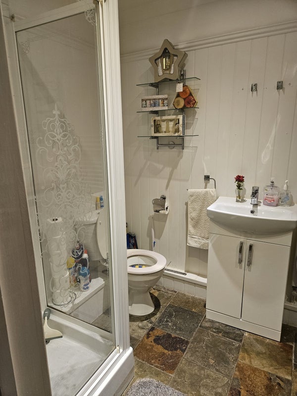 Room Poynings Close in Greater London