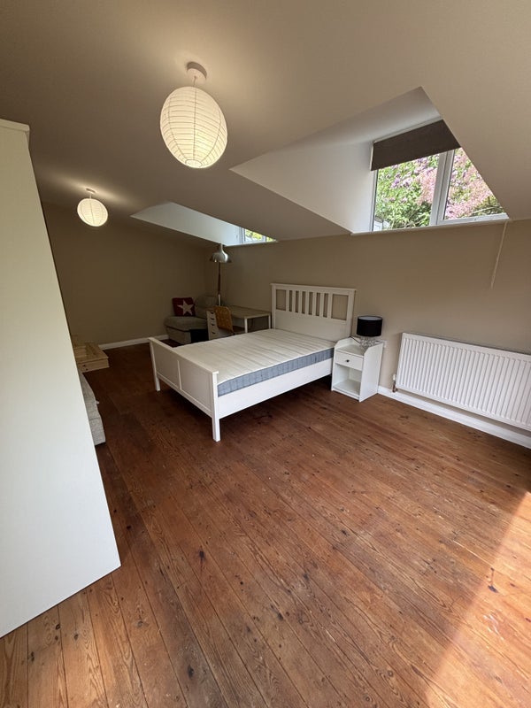 House B4086 in Stratford-on-Avon