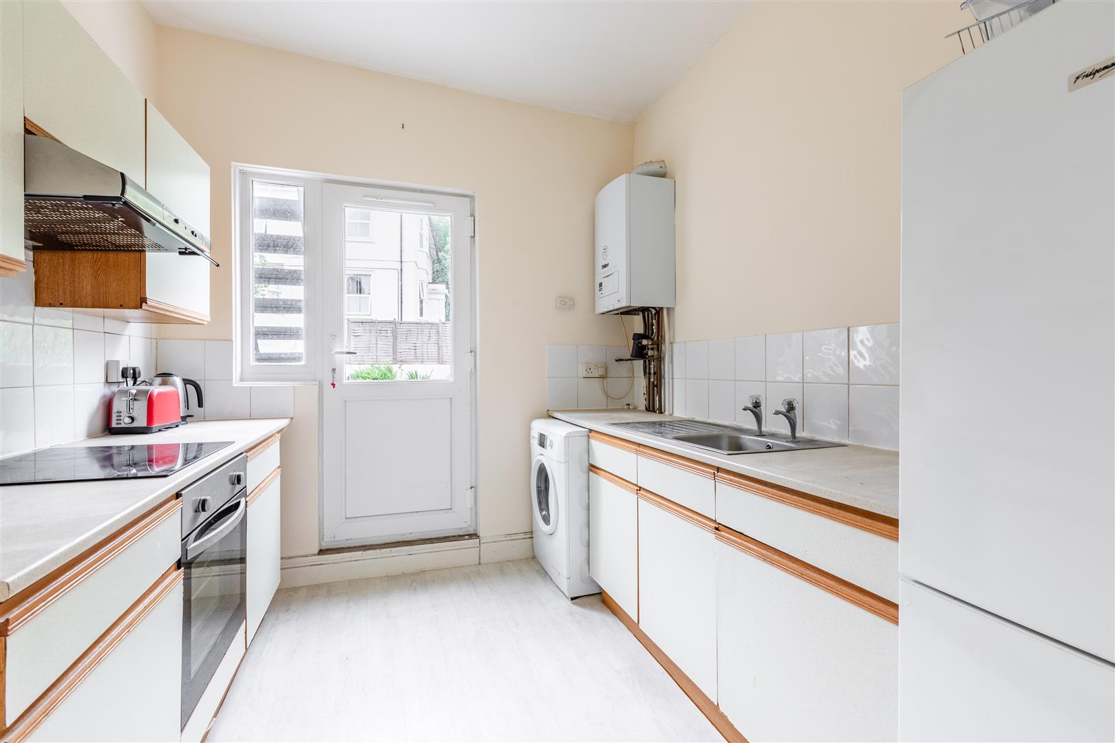 Flat Gladstone Terrace in Brighton