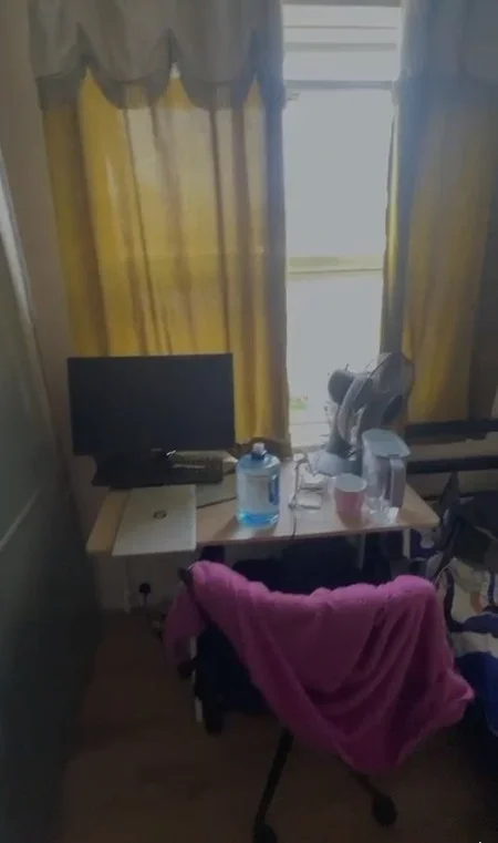 Room Hampton Road in Greater London