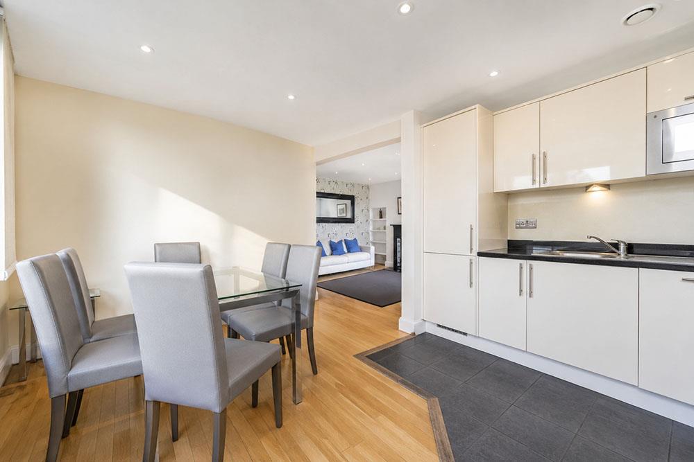 Flat Chester Gate in Greater London