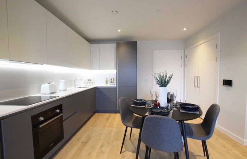 Room Aspin Lane in Manchester