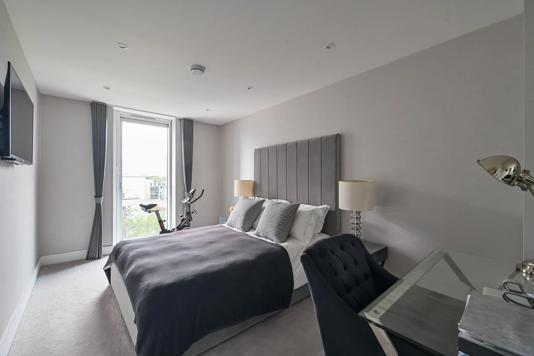 Flat Wenlock Road in Greater London