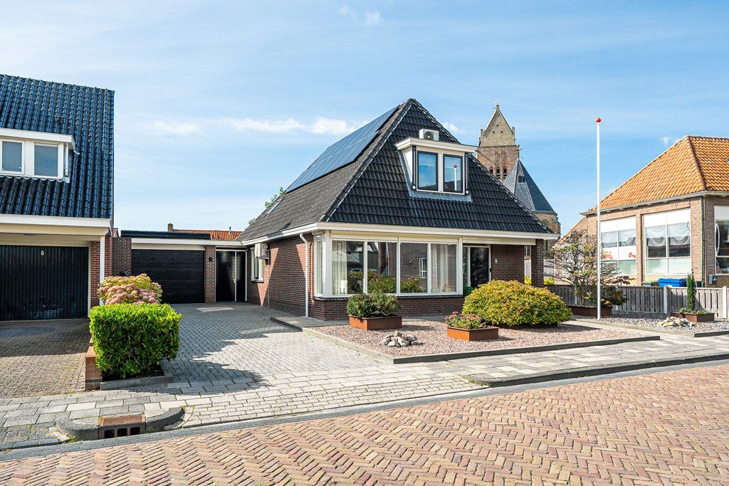 Huis Skoalstrjitte 4 in Minnertsga